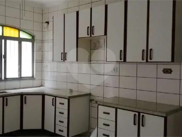 Casa / Sobrado para Venda em São Paulo/SP Campo Limpo 5 Quartos