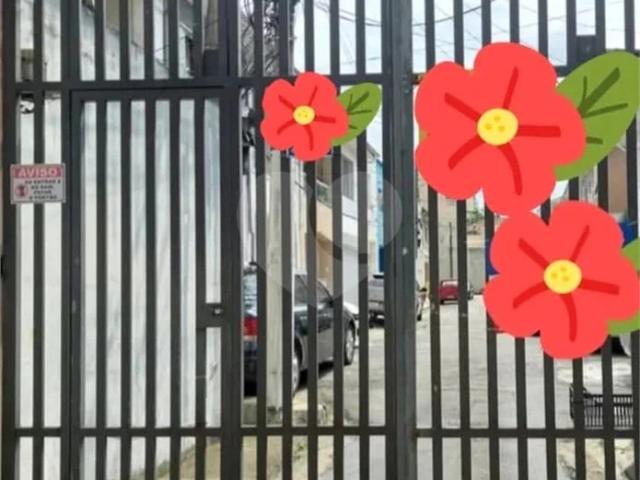 Casa / Sobrado para Venda em São Paulo/SP Carandiru 2 Quartos