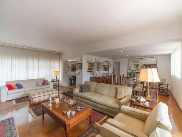 Casa / Sobrado para Venda em São Paulo/SP Cerqueira César 4 Quartos