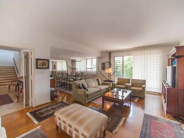 Casa / Sobrado para Venda em São Paulo/SP Cerqueira César 4 Quartos