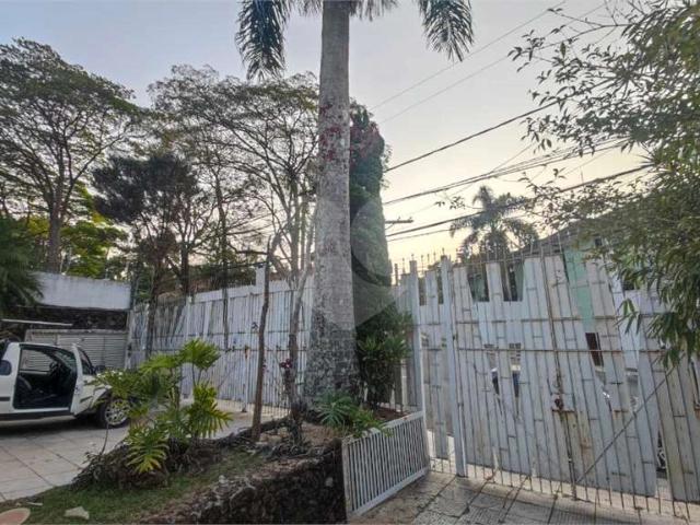 Casa / Sobrado para Venda em São Paulo/SP Chácara Monte Alegre 5 Quartos