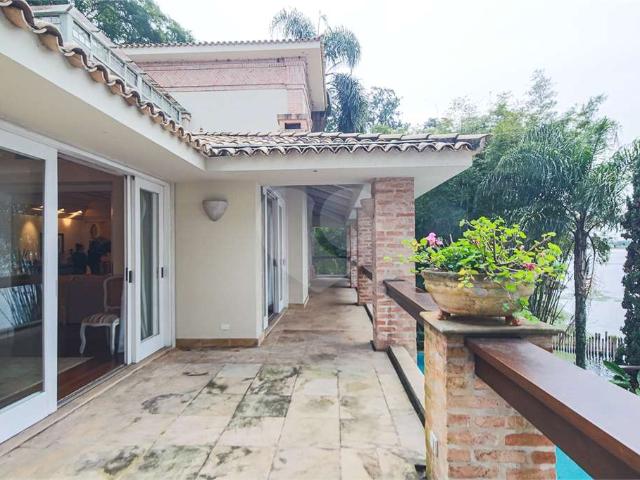 Casa / Sobrado para Venda em São Paulo/SP Guarapiranga 4 Quartos