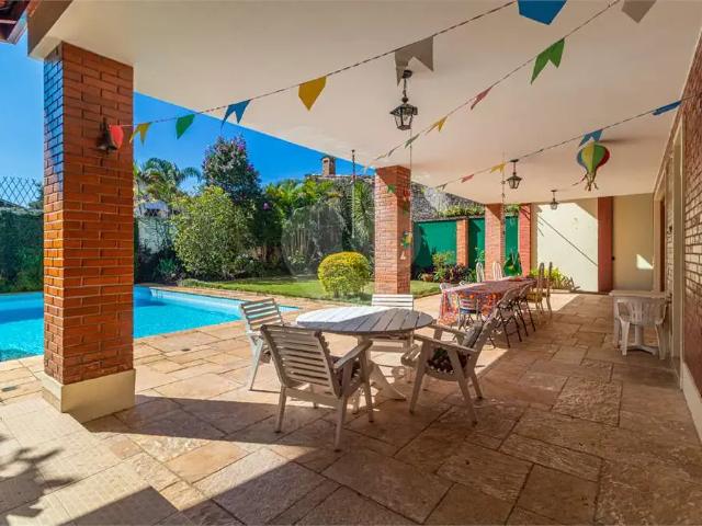 Casa / Sobrado para Venda em São Paulo/SP Interlagos 3 Quartos