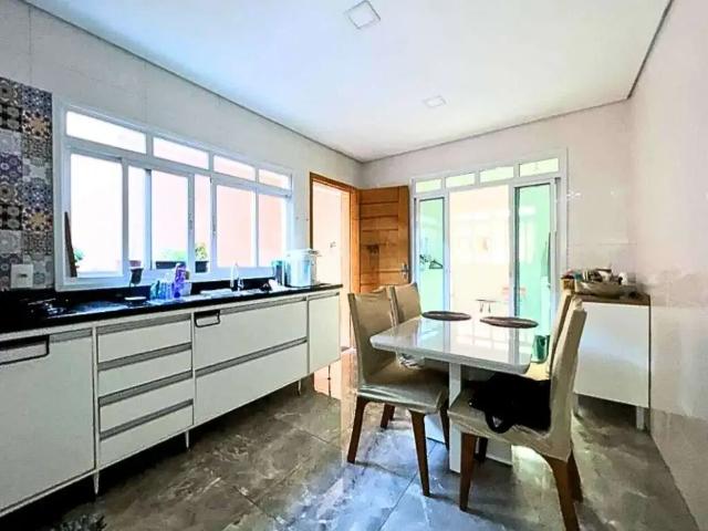 Casa / Sobrado para Venda em São Paulo/SP Interlagos 3 Quartos