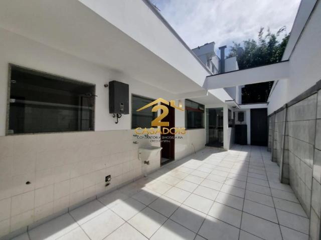 Casa / Sobrado para Venda em São Paulo/SP Interlagos 4 Quartos