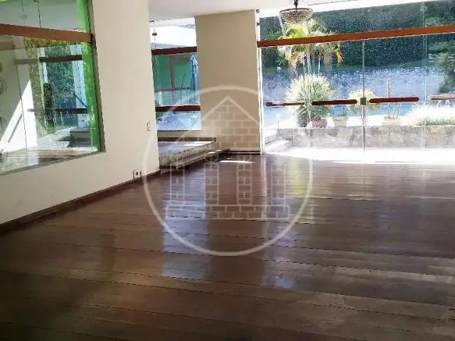 Casa / Sobrado para Venda em São Paulo/SP Interlagos 4 Quartos