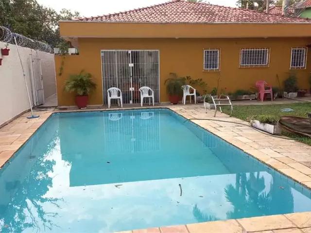 Casa / Sobrado para Venda em São Paulo/SP Interlagos 4 Quartos