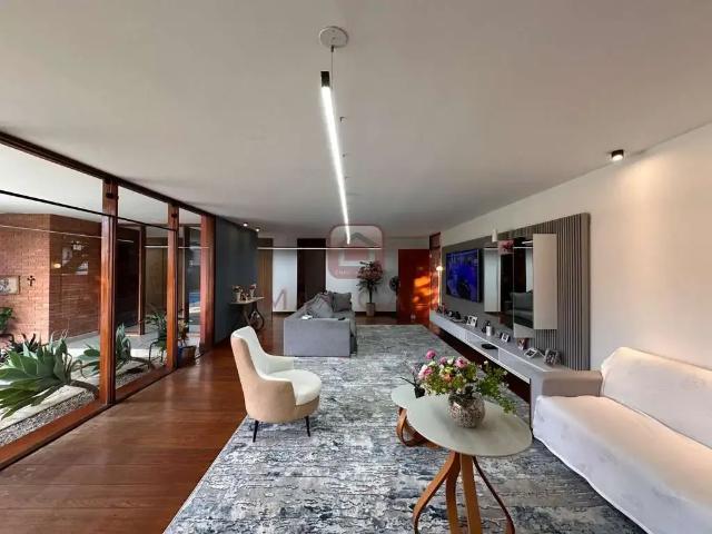 Casa / Sobrado para Venda em São Paulo/SP Interlagos 4 Quartos