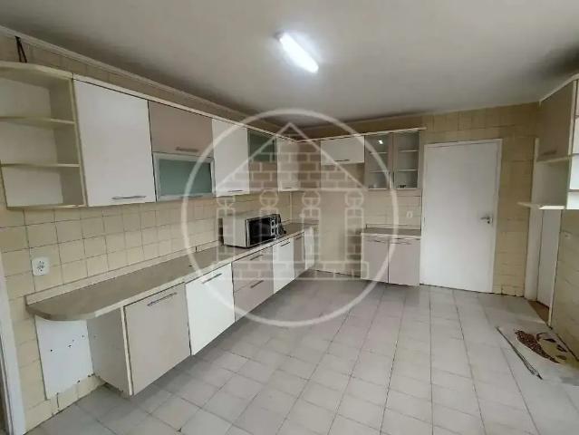 Casa / Sobrado para Venda em São Paulo/SP Interlagos 4 Quartos