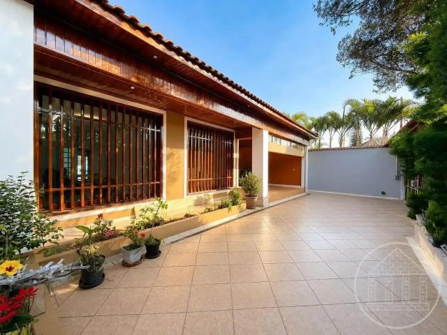 Casa / Sobrado para Venda em São Paulo/SP Interlagos 4 Quartos