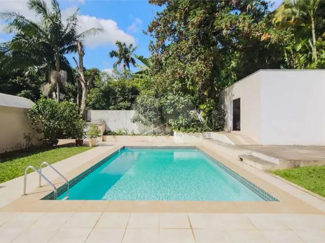Casa / Sobrado para Venda em São Paulo/SP Interlagos 4 Quartos