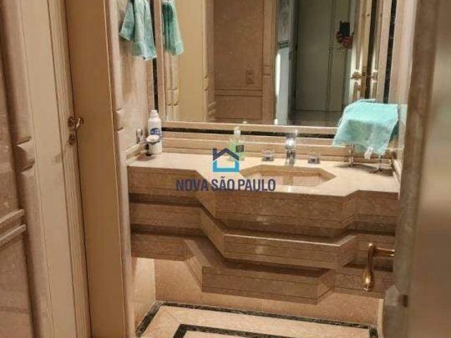 Casa / Sobrado para Venda em São Paulo/SP Interlagos 5 Quartos