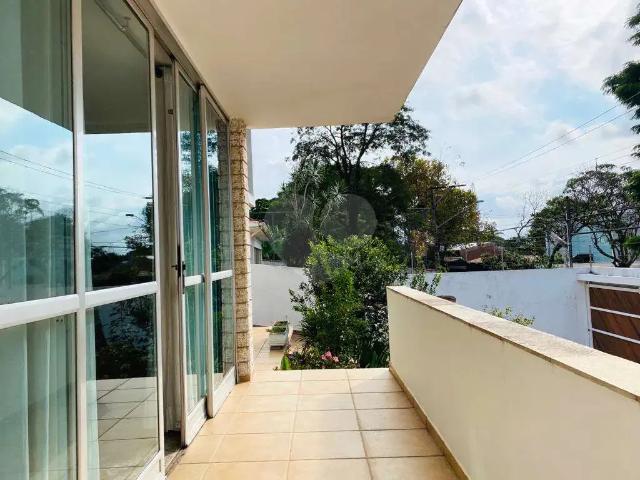 Casa / Sobrado para Venda em São Paulo/SP Interlagos 5 Quartos