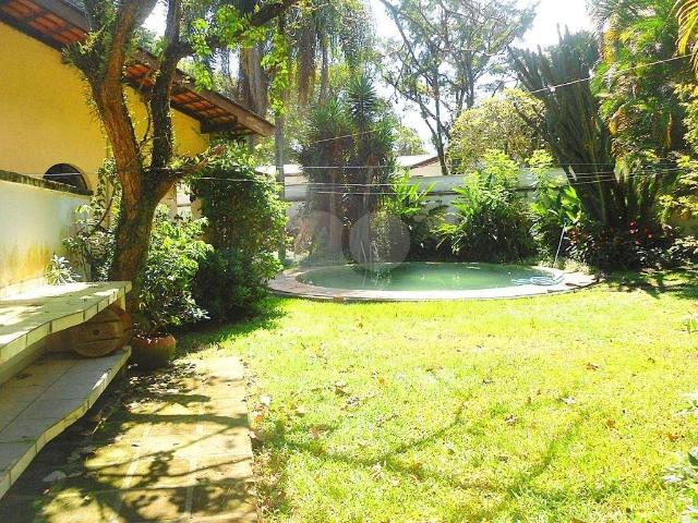 Casa / Sobrado para Venda em São Paulo/SP Interlagos 5 Quartos