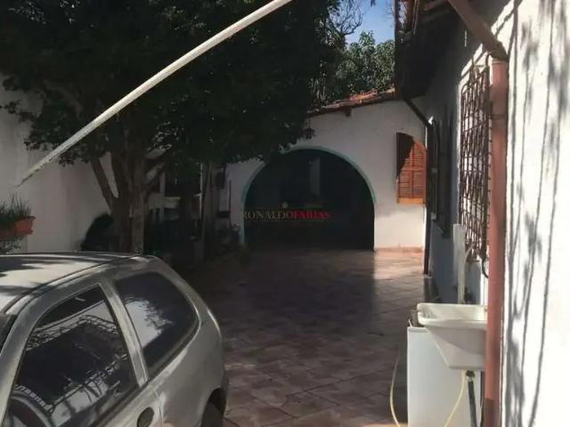 Casa / Sobrado para Venda em São Paulo/SP Interlagos 5 Quartos