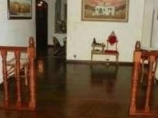 Casa / Sobrado para Venda em São Paulo/SP Interlagos 5 Quartos