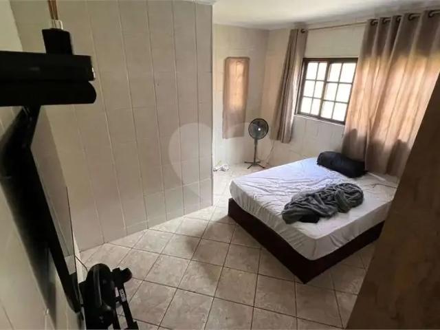 Casa / Sobrado para Venda em São Paulo/SP Interlagos 6 Quartos