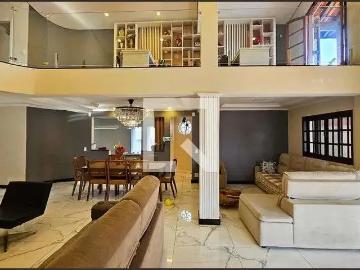 Casa / Sobrado para Venda em São Paulo/SP Interlagos 6 Quartos