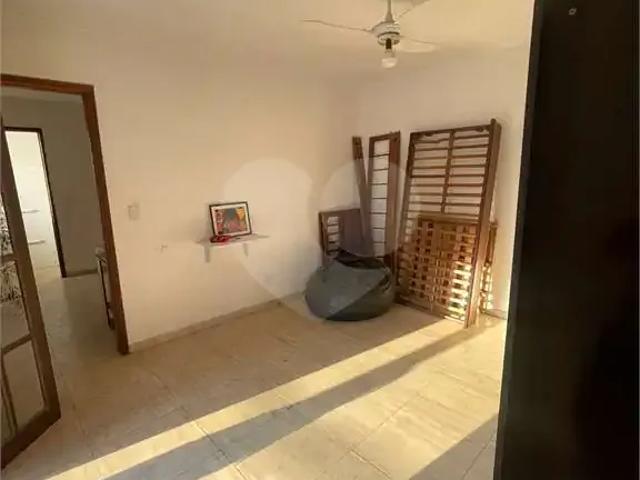 Casa / Sobrado para Venda em São Paulo/SP Interlagos 6 Quartos
