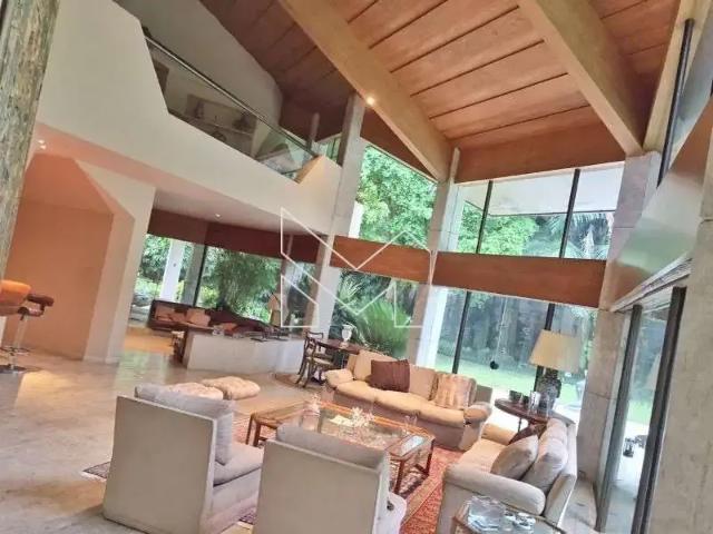 Casa / Sobrado para Venda em São Paulo/SP Jardim América 4 Quartos