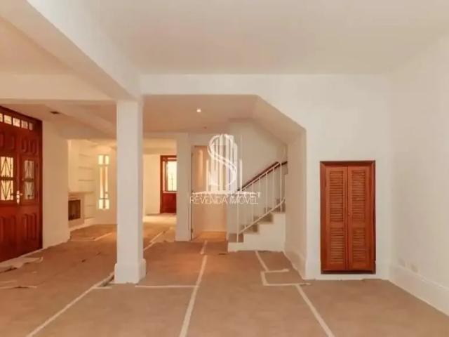 Casa / Sobrado para Venda em São Paulo/SP Jardim América 4 Quartos