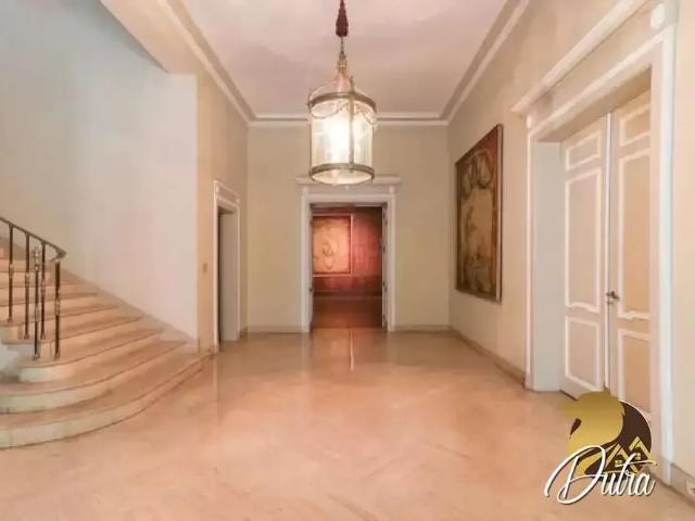 Casa / Sobrado para Venda em São Paulo/SP Jardim América 5 Quartos
