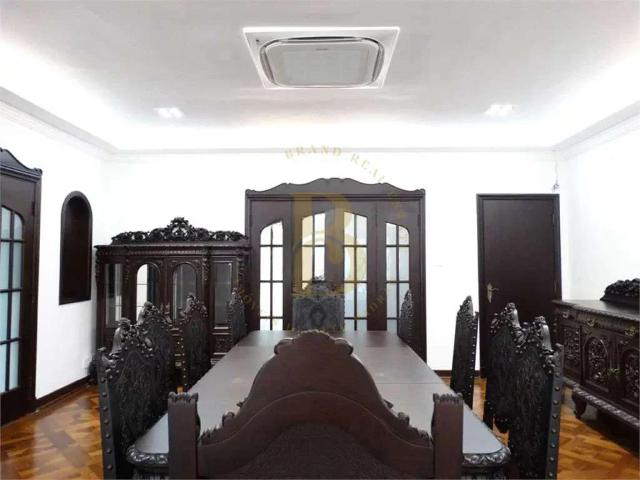 Casa / Sobrado para Venda em São Paulo/SP Jardim América 5 Quartos