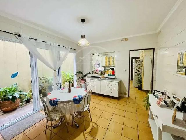 Casa / Sobrado para Venda em São Paulo/SP Jardim Guanhembu 4 Quartos