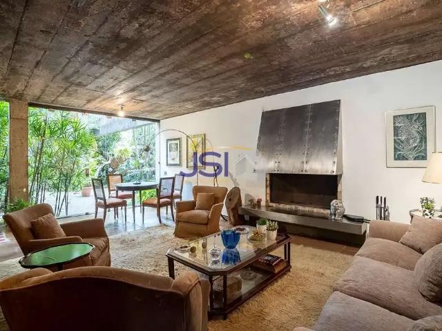 Casa / Sobrado para Venda em São Paulo/SP Jardim Guedala 5 Quartos