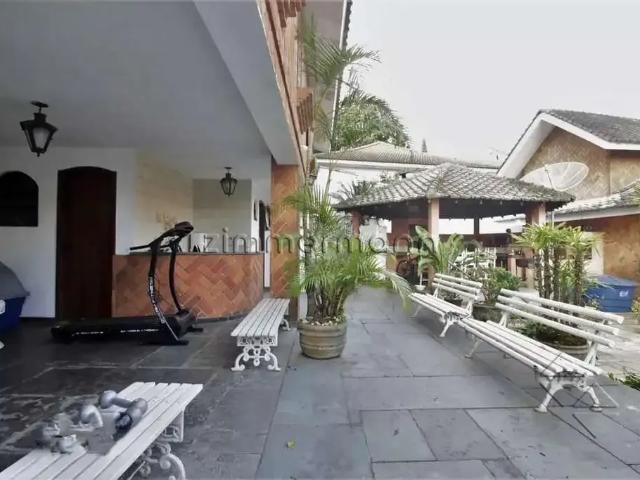 Casa / Sobrado para Venda em São Paulo/SP Jardim Guedala 6 Quartos