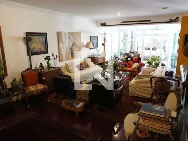 Casa / Sobrado para Venda em São Paulo/SP Jardim Europa 3 Quartos