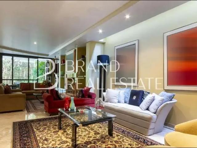 Casa / Sobrado para Venda em São Paulo/SP Jardim Europa 4 Quartos