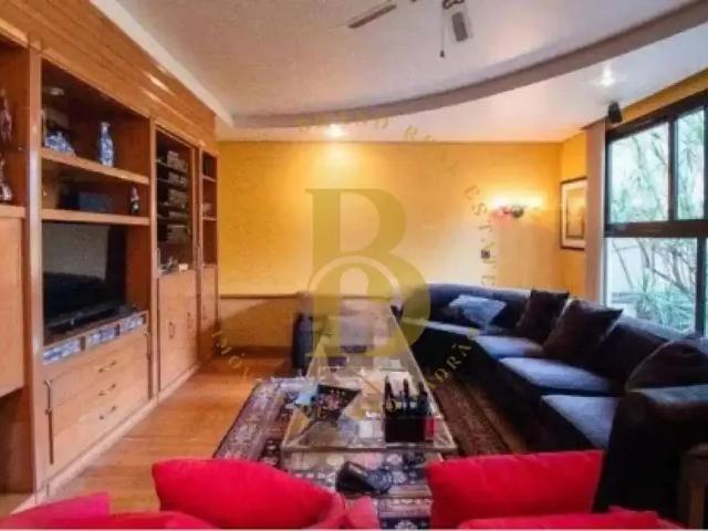 Casa / Sobrado para Venda em São Paulo/SP Jardim Europa 4 Quartos
