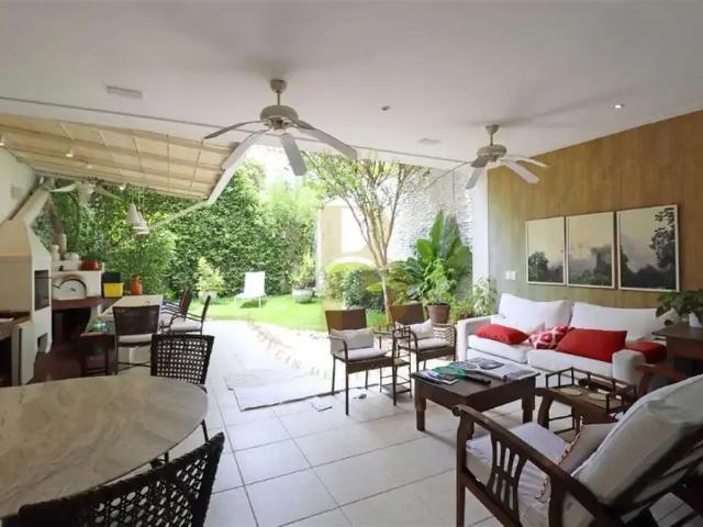 Casa / Sobrado para Venda em São Paulo/SP Jardim Europa 4 Quartos