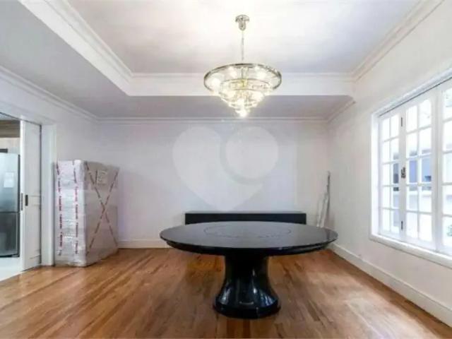 Casa / Sobrado para Venda em São Paulo/SP Jardim Europa 4 Quartos