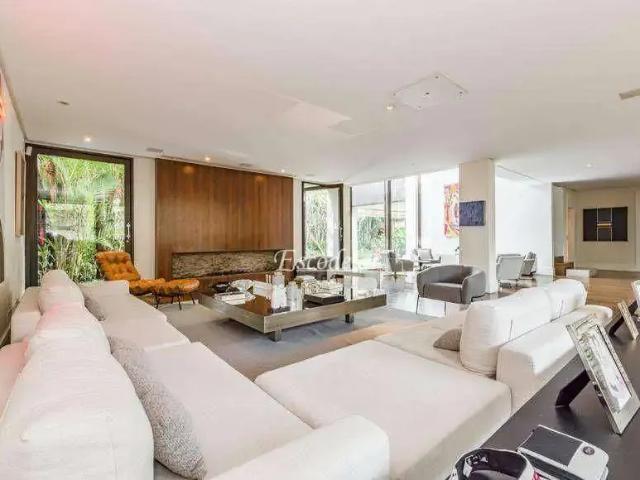 Casa / Sobrado para Venda em São Paulo/SP Jardim Europa 4 Quartos