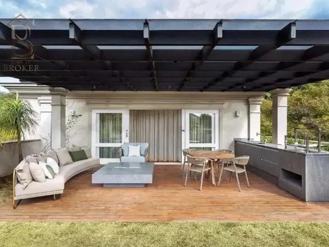 Casa / Sobrado para Venda em São Paulo/SP Jardim Europa 5 Quartos