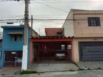 Praça Ferrúcio Tolesi - Garagem, Área de serviço
