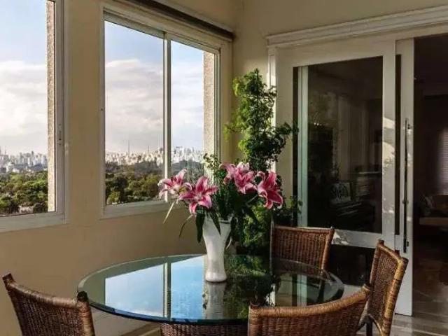 Casa / Sobrado para Venda em São Paulo/SP Moema 4 Quartos