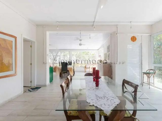 Casa / Sobrado para Venda em São Paulo/SP Moema 6 Quartos