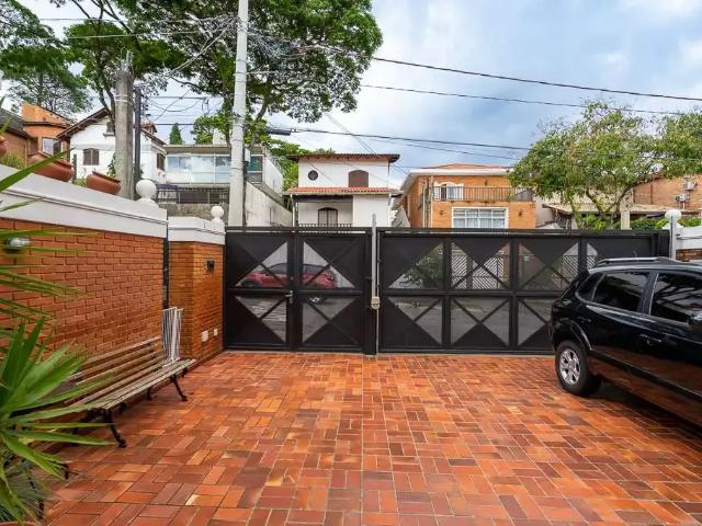 Casa / Sobrado para Venda em São Paulo/SP Morumbi 3 Quartos