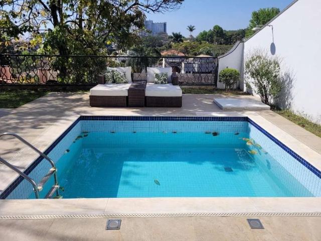 Casa / Sobrado para Venda em São Paulo/SP Morumbi 4 Quartos