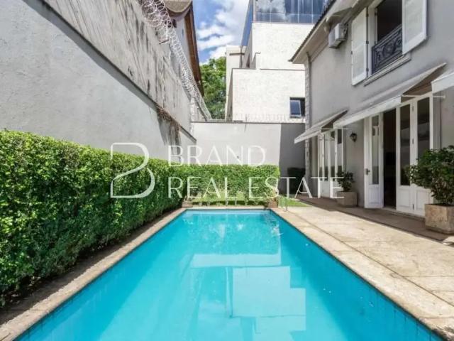 Casa / Sobrado para Venda em São Paulo/SP Morumbi 4 Quartos