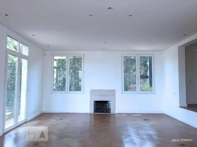 Casa / Sobrado para Venda em São Paulo/SP Morumbi 4 Quartos