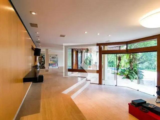Casa / Sobrado para Venda em São Paulo/SP Morumbi 4 Quartos