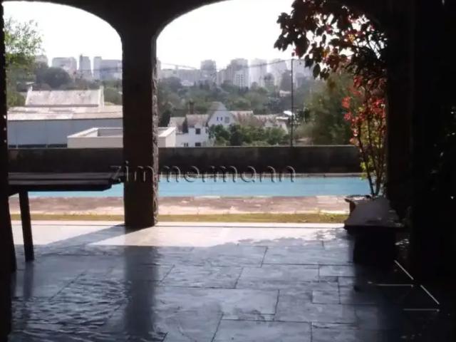 Casa / Sobrado para Venda em São Paulo/SP Morumbi 4 Quartos