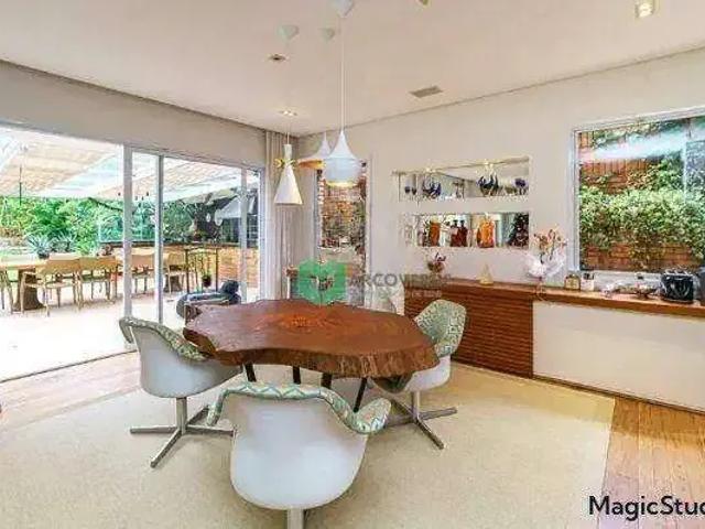 Casa / Sobrado para Venda em São Paulo/SP Morumbi 5 Quartos