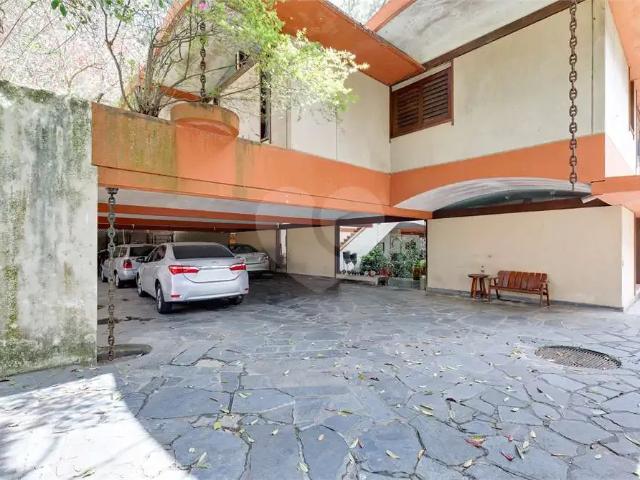 Casa / Sobrado para Venda em São Paulo/SP Morumbi 6 Quartos