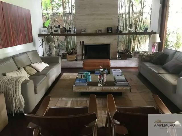 Casa / Sobrado para Venda em São Paulo/SP Morumbi 6 Quartos