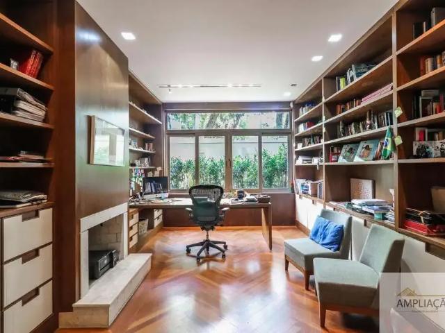 Casa / Sobrado para Venda em São Paulo/SP Morumbi 8 Quartos